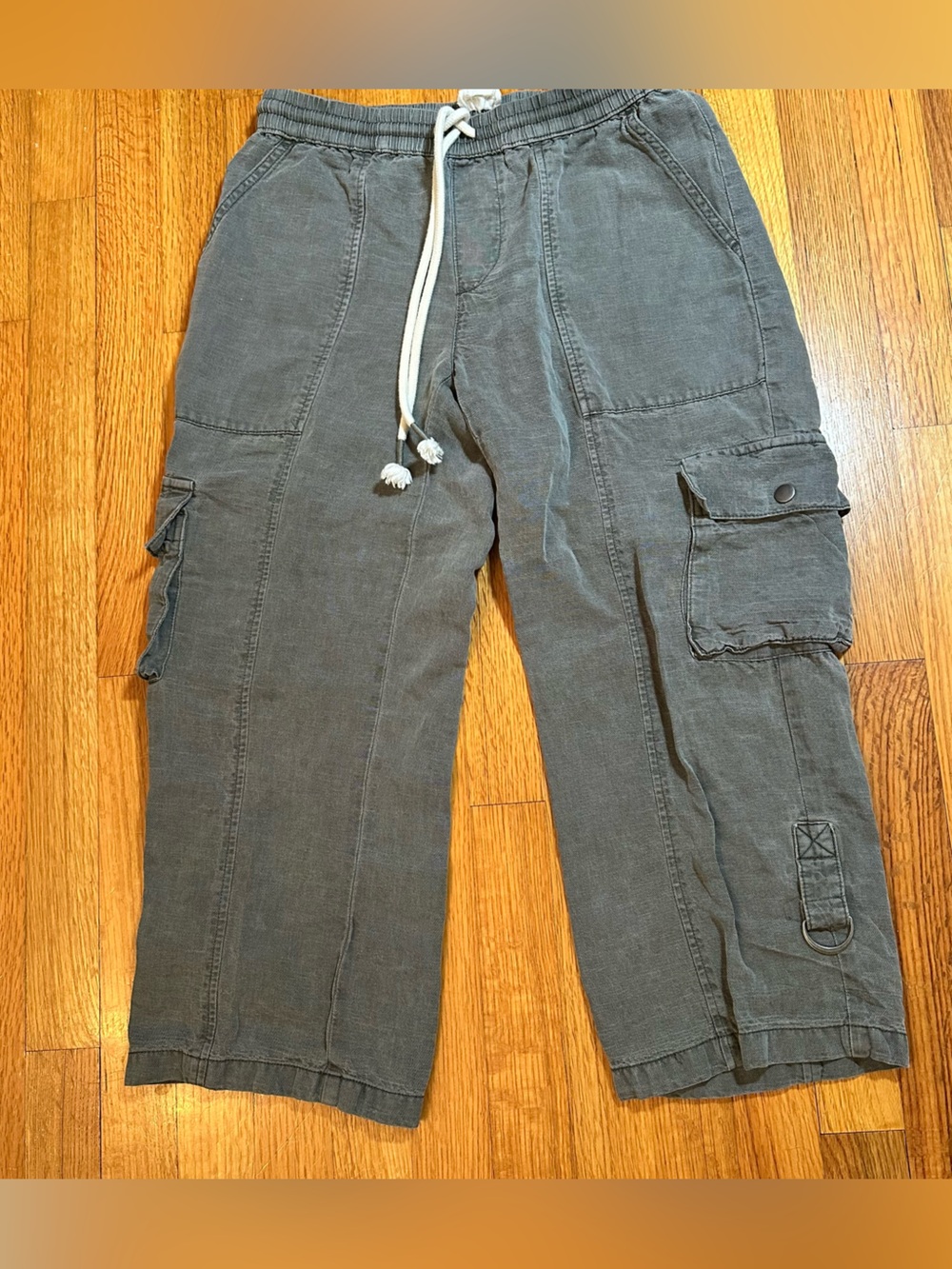Nicole Miller  cropped cargo pants  size s (j10)